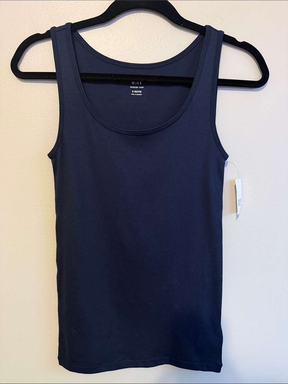 NWT - GAP Women’s Navy Modern Tank Top, size SP